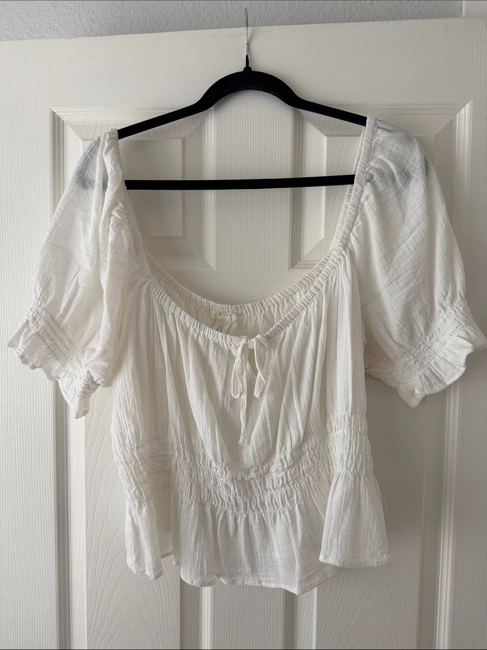 H&M White Cropped Peasant Blouse with Tie Neck